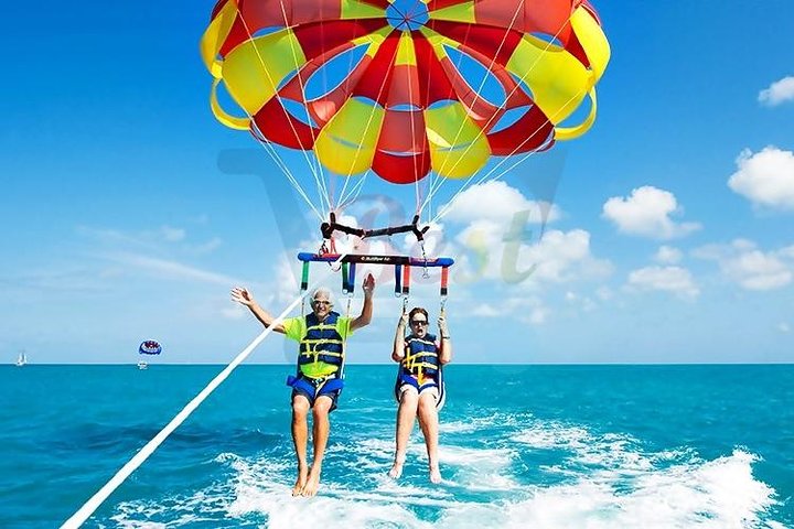 Supplier photograph for Catamaran to Ile aux Cerf with Parasailing, Tube Riding & Lunch