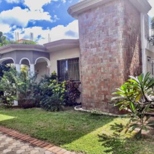 Cinnamon Villa Is a 2 Bedroom Villa 5 Minutes Walk From Flic en Flac Public Beac in Flic en Flac, Mauritius