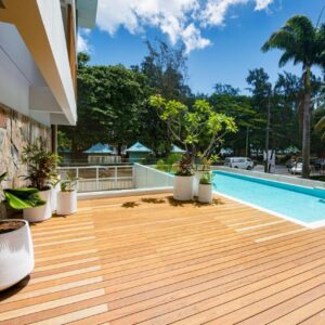 Cosy 1BR Apt with Pool Steps From Pereybere Beach in Pereybère, Mauritius