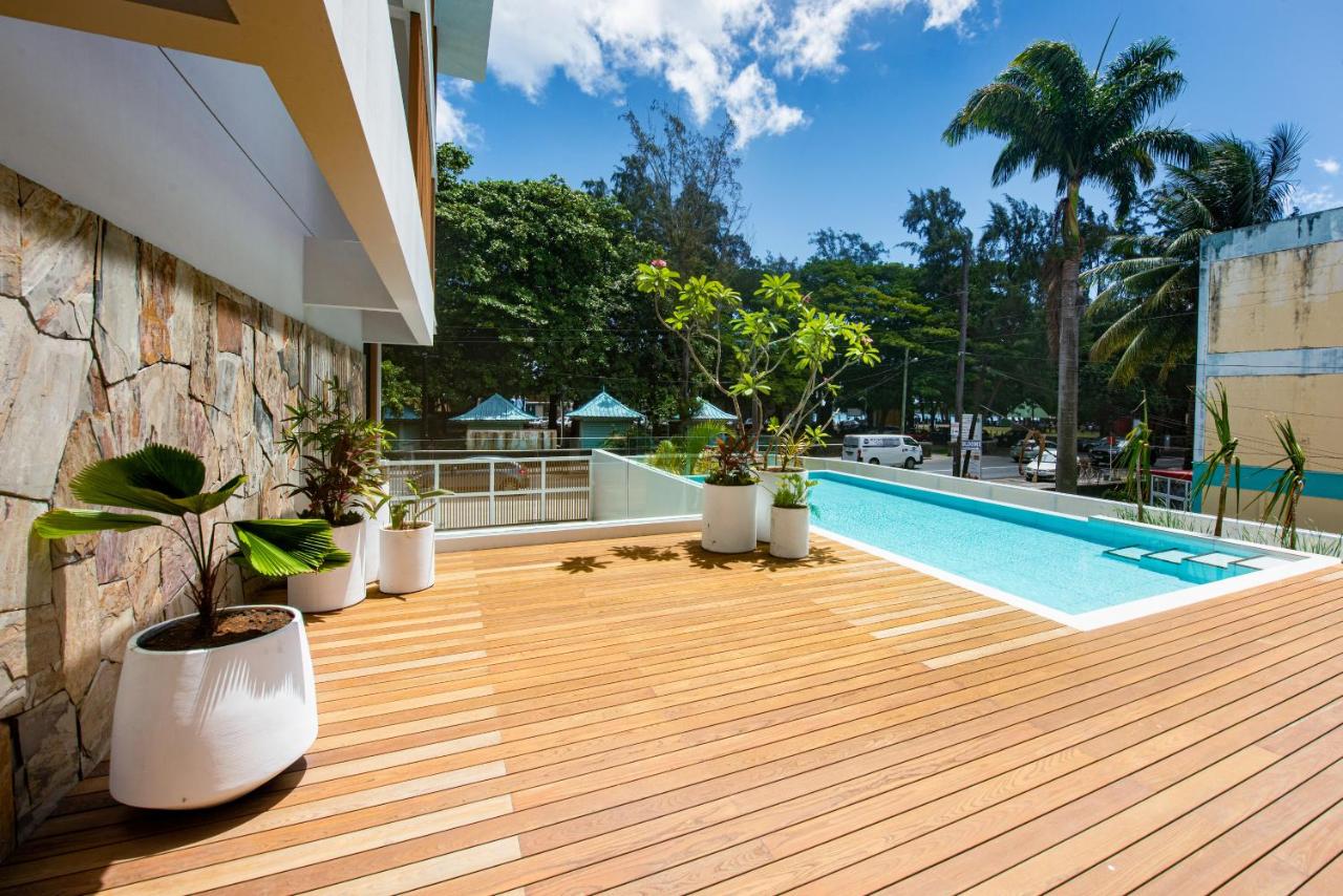 Cosy 1BR Apt with Pool Steps From Pereybere Beach in Pereybère, Mauritius