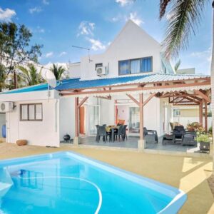 Cote Ouest Vue Imprenable Sur la Mer Villa Belifage Bleue Avec Piscine Pr Albion in Albion & Pointe aux Sables, Mauritius