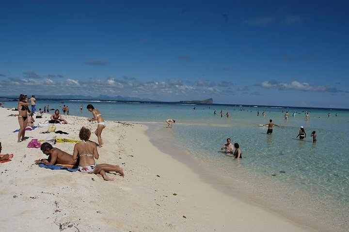 Supplier photograph for Gabriel Island- ilot Gabriel