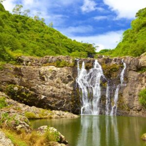 Supplier photograph for Hiking Trip Full-Day: The Magnificent 7 Waterfalls Sept Cascades including Lunch