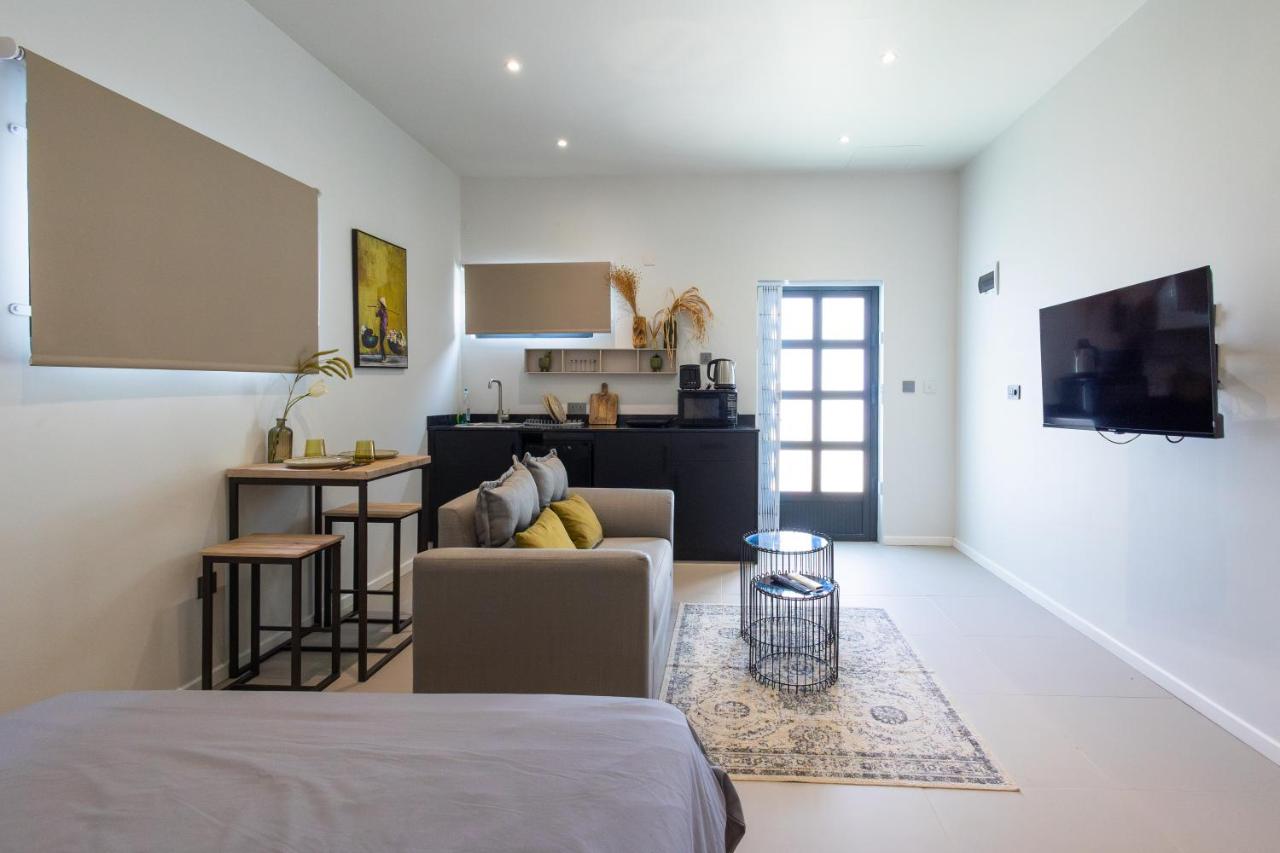 Le Cosy Studio 8 Minute Walk From Mon Choisy Beach in Trou aux Biches & Mont Choisy, Mauritius