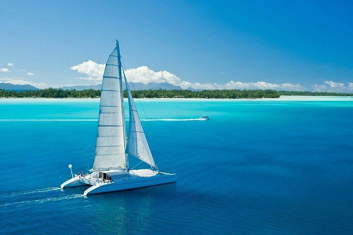 Supplier photograph for Mauritius : Full day All inclusive Ile aux cerfs Catamaran cruise