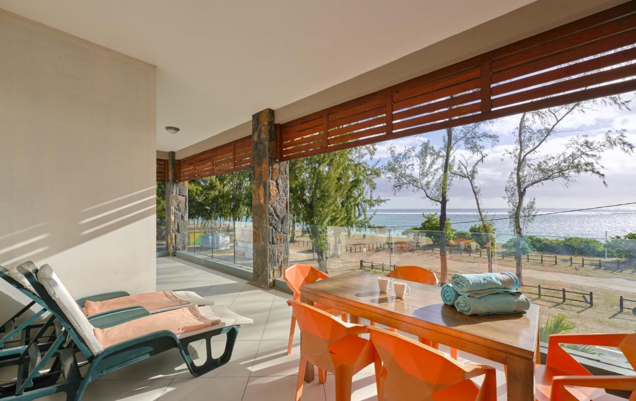 Seafront Apartment Beachfront Residences Flic en Flac Mauritius in Flic en Flac, Mauritius
