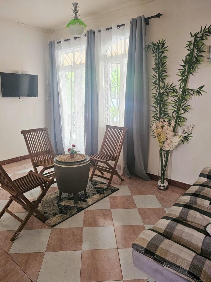 Serene Home in Flic en Flac with Garden & Parking in Flic en Flac, Mauritius