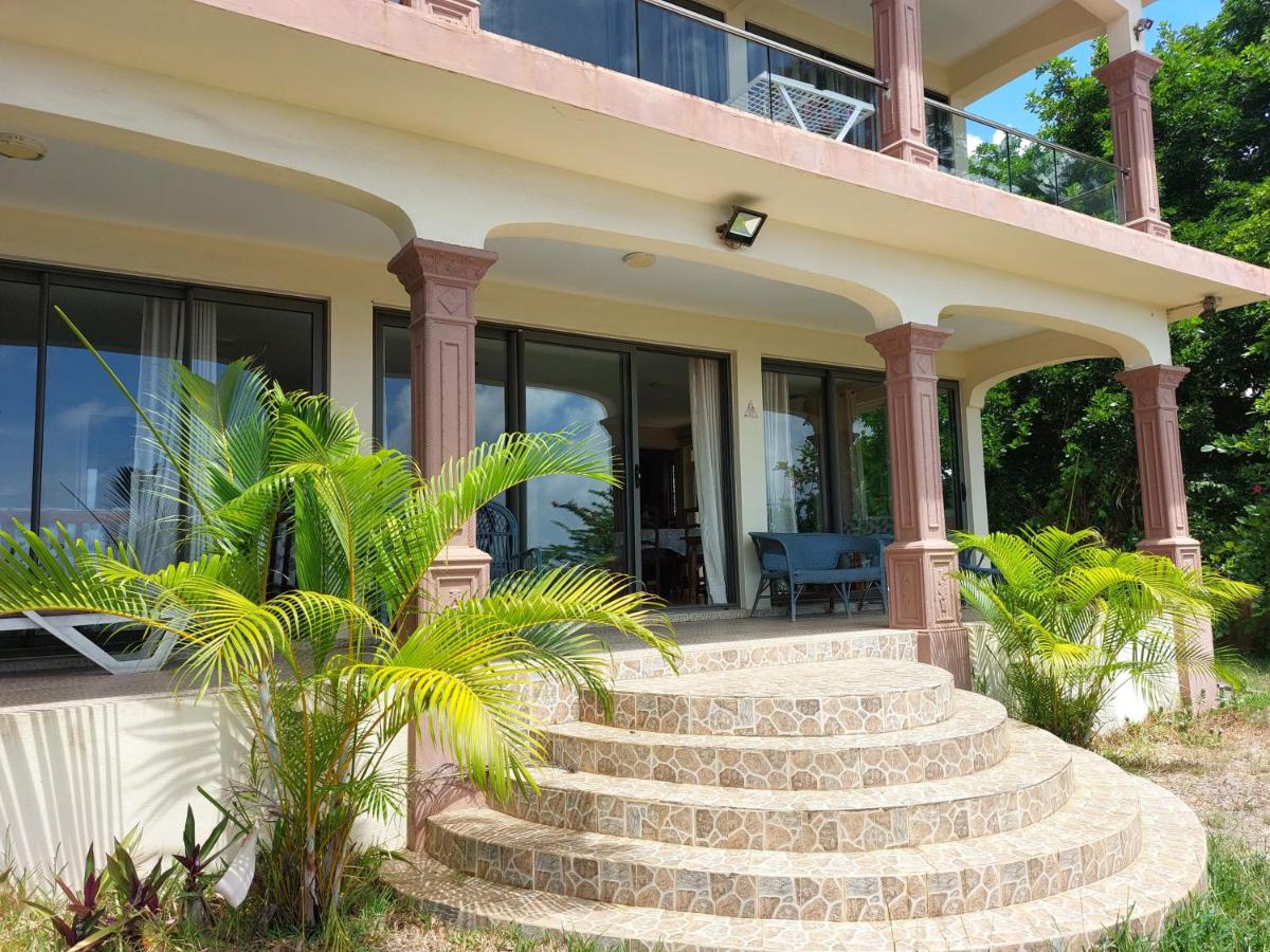 Villa Pied Dans L Eau Pointe aux Piments in Balaclava & Pointe aux Piments, Mauritius