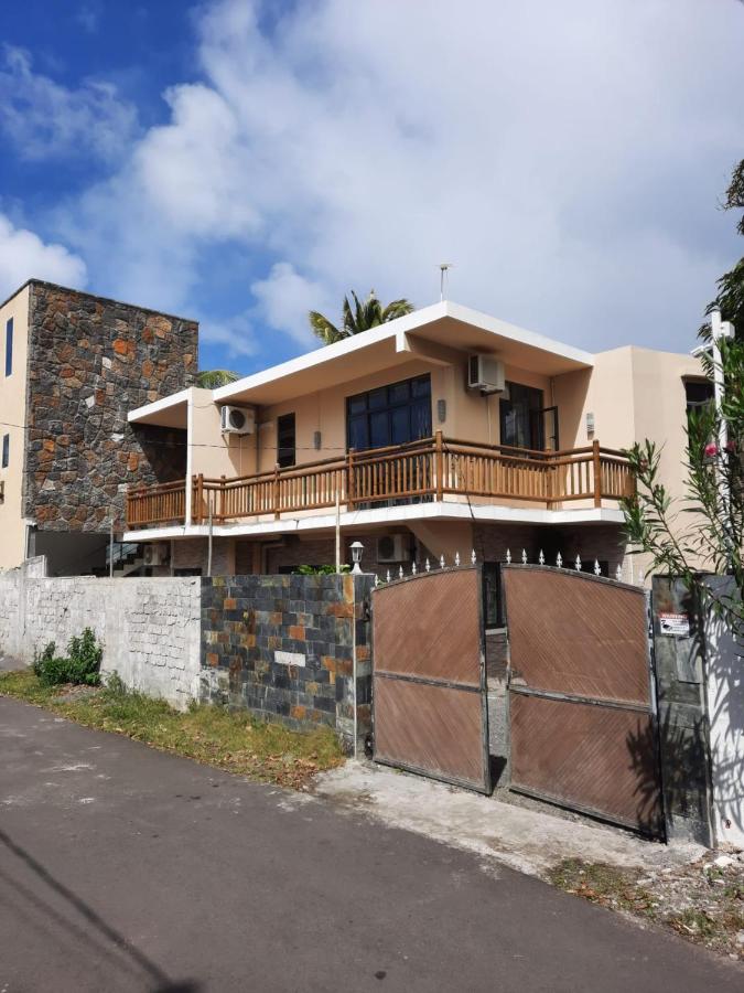 Villa with 7 Bedrooms in Blue Bay with Private Pool Enclosed Garden and WiFi 500 in Blue Bay & Pointe d'Esny, Mauritius